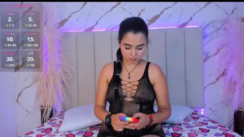 Snapshot of emma_whitee_ chatting on 2, 10, 2025 emma_whitee_ online show from 2, 10, 2025