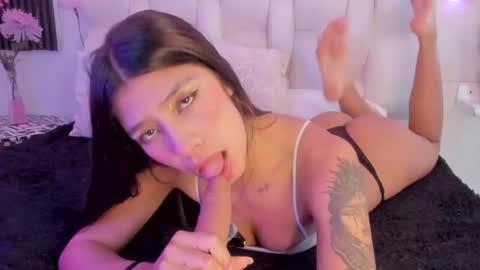 emmaa00_ online show from 13, 4, 2026