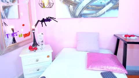 Snapshot of emmaa_sandoval chatting on 16, 10, 2025 Emma online show from 16, 10, 2025