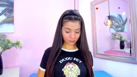 Snapshot of emmaa_sandoval chatting on 13, 11, 2025 Emma online show from 13, 11, 2025