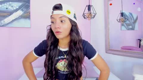 Snapshot of emmaa_sandoval chatting on 22, 11, 2025 Emma online show from 22, 11, 2025