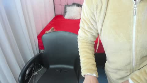 Snapshot of emmaaevans_ chatting on 20, 1, 2025 Emma Evans online show from 20, 1, 2025