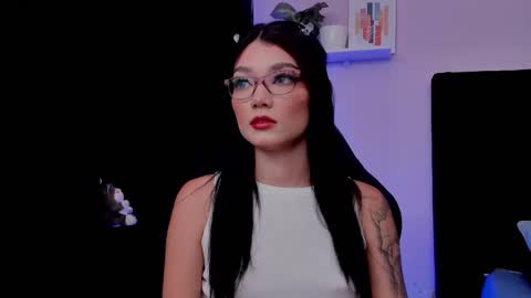 Snapshot of emmabridgerton chatting on 27, 11, 2025 Emma online show from 27, 11, 2025