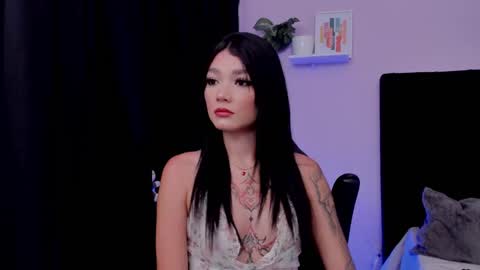 Snapshot of emmabridgerton chatting on 28, 11, 2025 Emma online show from 28, 11, 2025