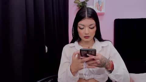 Snapshot of emmabridgerton chatting on 29, 11, 2025 Emma online show from 29, 11, 2025