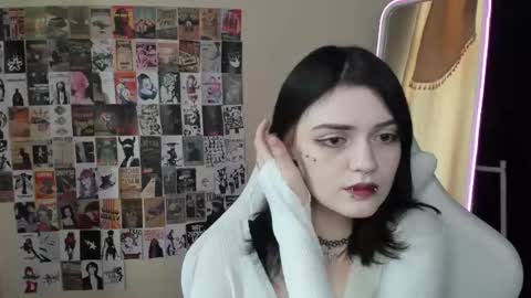 Snapshot of emmadarkk chatting on 15, 11, 2025 Emma online show from 15, 11, 2025