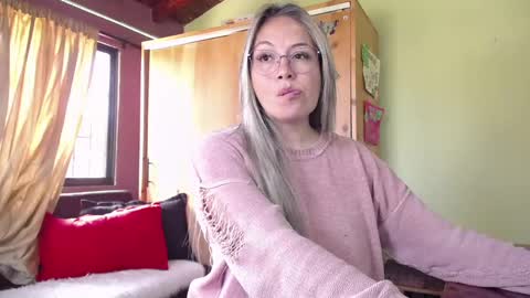 Snapshot of emmahenderson chatting on 15, 1, 2025 Andrea online show from 15, 1, 2025