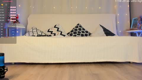 emmahotvibe online show from 1, 1, 2025