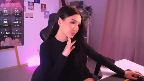 Emma online show from 4, 12, 2024