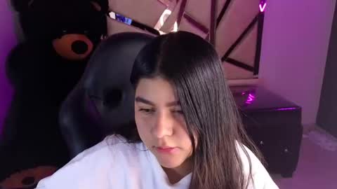 Snapshot of emmalee_a chatting on 28, 12, 2024 Emma online show from 28, 12, 2024