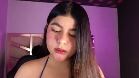 Snapshot of emmalee_a chatting on 4, 1, 2025 Emma online show from 4, 1, 2025