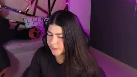 Snapshot of emmalee_a chatting on 11, 2, 2025 Emma online show from 11, 2, 2025
