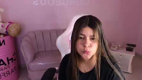 Snapshot of emmalee_a chatting on 19, 2, 2025 Emma online show from 19, 2, 2025