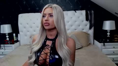 Emma Mavis online show from 6, 3, 2026