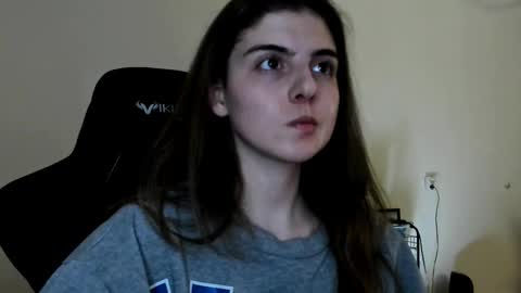 Snapshot of emmamon chatting on 21, 12, 2025 Emma online show from 21, 12, 2025