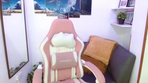 Emma  online show from 5, 3, 2025