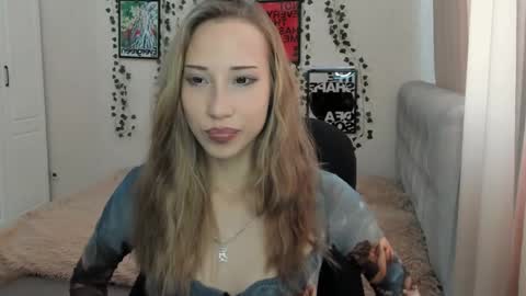 Snapshot of emmarayder chatting on 20, 5, 2026 Emma online show from 20, 5, 2026
