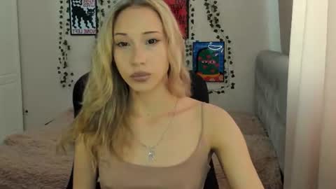 Snapshot of emmarayder chatting on 25, 6, 2026 Emma online show from 25, 6, 2026