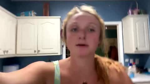 Snapshot of emmarouge_23 chatting on 23, 10, 2025 emmarouge_23 online show from 23, 10, 2025
