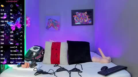 Snapshot of emmasmith06 chatting on 2, 10, 2025 Emma online show from 2, 10, 2025