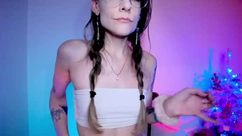 Snapshot of emmaterrestrial chatting on 1, 5, 2026 RH-NEGATIVE GREEN-EYED BAELIEN online show from 1, 5, 2026