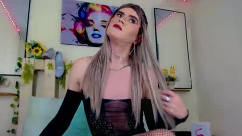 Snapshot of emmavegas19 chatting on 4, 2, 2025 emmavegas19 online show from 4, 2, 2025
