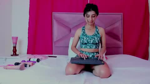 Snapshot of emmawillliams chatting on 23, 1, 2025 Emma online show from 23, 1, 2025