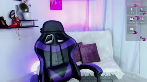 Snapshot of emmi_cam chatting on 4, 5, 2026 Emmi Cam online show from 4, 5, 2026