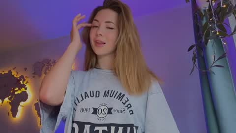 Miss Emmi online show from 5, 3, 2025