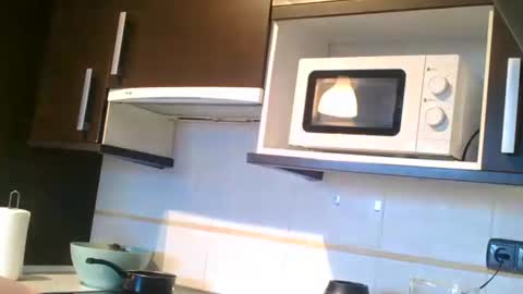 emmie online show from 22, 12, 2025