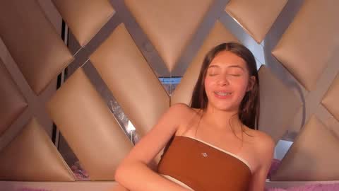 Snapshot of emmily_evans_ chatting on 7, 2, 2025 emmily_evans_ online show from 7, 2, 2025