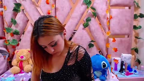 EmmilyWalker online show from 19, 12, 2024