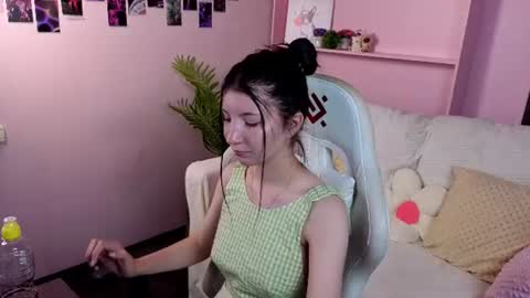 Snapshot of emmy_dreamy_ chatting on 5, 7, 2026 emmy_dreamy_ online show from 5, 7, 2026