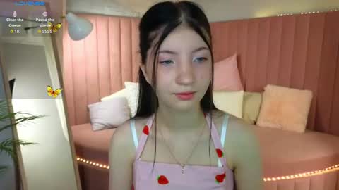 Snapshot of emmy_dreamy_ chatting on 6, 8, 2026 emmy_dreamy_ online show from 6, 8, 2026