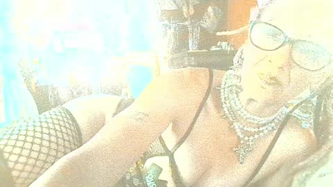 Snapshot of emmybaby5250 chatting on 25, 3, 2026 emmybaby5250 online show from 25, 3, 2026