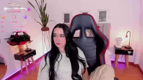 Emmy Evans  online show from 6, 12, 2024