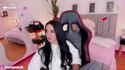 Emmy Evans  online show from 9, 12, 2024