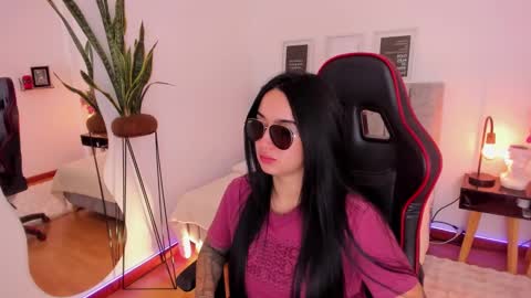 Emmy Evans  online show from 22, 2, 2025