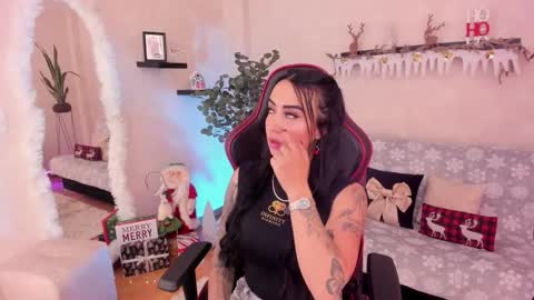 Emmy Evans  online show from 19, 11, 2025