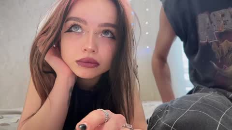 Gabriel  Elizabeth online show from 1, 2, 2025