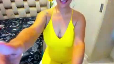 Snapshot of emperatriztapia chatting on 2, 7, 2026 emperatriztapia online show from 2, 7, 2026