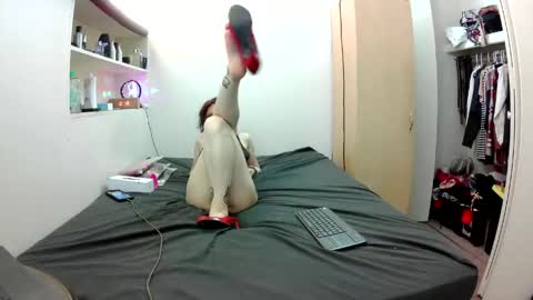 Snapshot of empress_lillth chatting on 19, 5, 2026 Empress Lillth online show from 19, 5, 2026