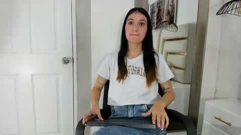 Snapshot of emy_ferrer_ chatting on 3, 7, 2026 EMY FERRER online show from 3, 7, 2026