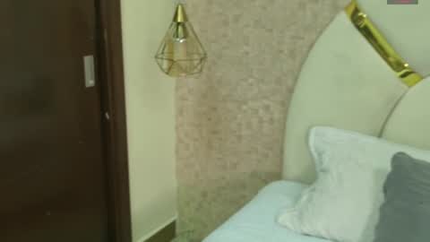 Emy  online show from 28, 11, 2025