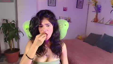 emycarver09 online show from 31, 10, 2025