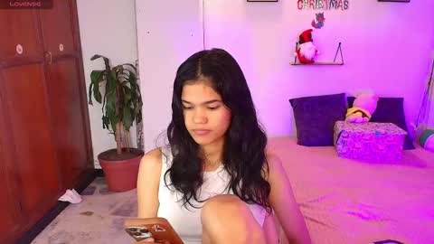 emycarver09 online show from 1, 12, 2025