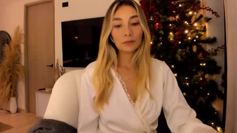 emyconneer online show from 11, 12, 2024