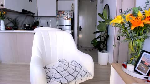 emyconneer online show from 12, 2, 2025