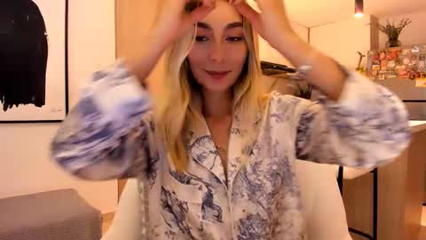 emyconneer online show from 15, 2, 2025