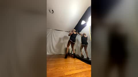 enaioandonly online show from 29, 4, 2026